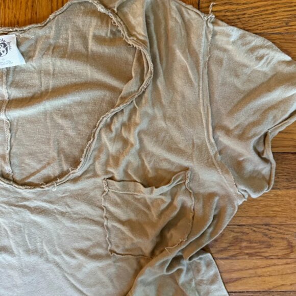 we the free raw edge oversized tee shirt beige xs pocket taupe distressed - Picture 4 of 9
